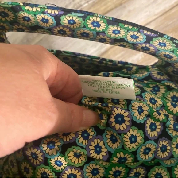 Vera Bradley 2009 Holiday Blue Rhapsody Tote - Picture 4 of 7